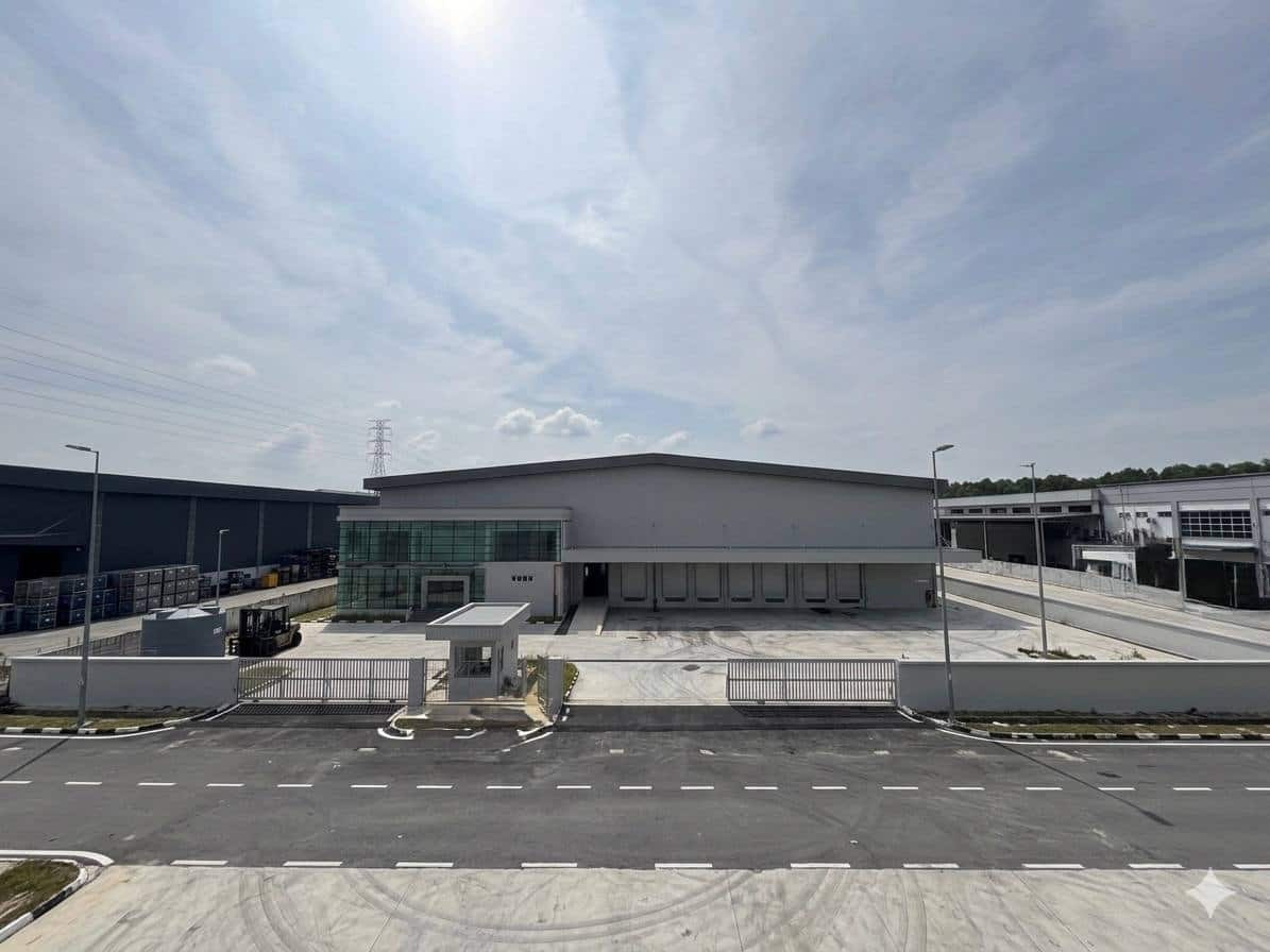 Detached Warehouse with Mezzanine Floor Gelang Patah