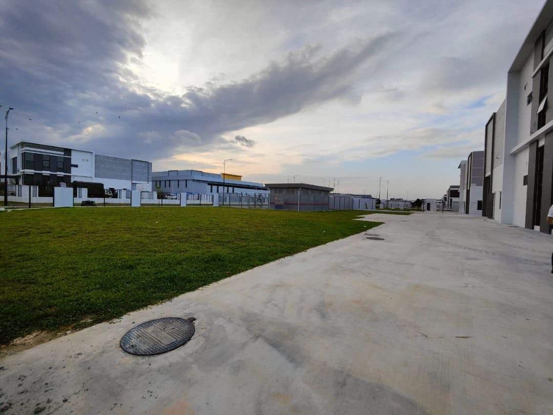 Semi-Detached Factory Eco Business Park 2 4