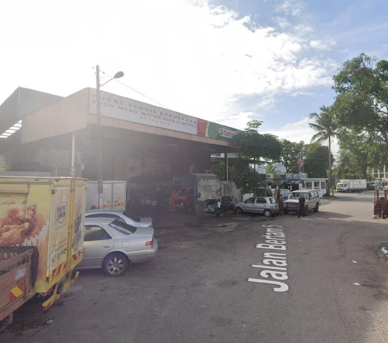1.5 Storey Semi-D Factory Light Industrial Taman Daya 5