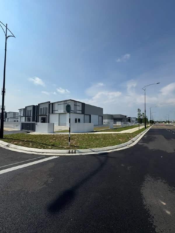 Corner Lot Semi-D Eco Business Park 1