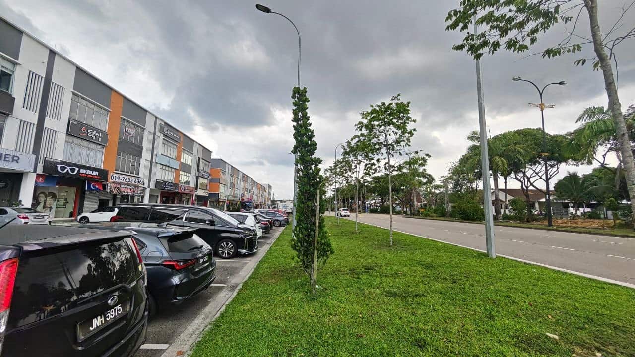 3-Storey Shoplot Austin Crest 2