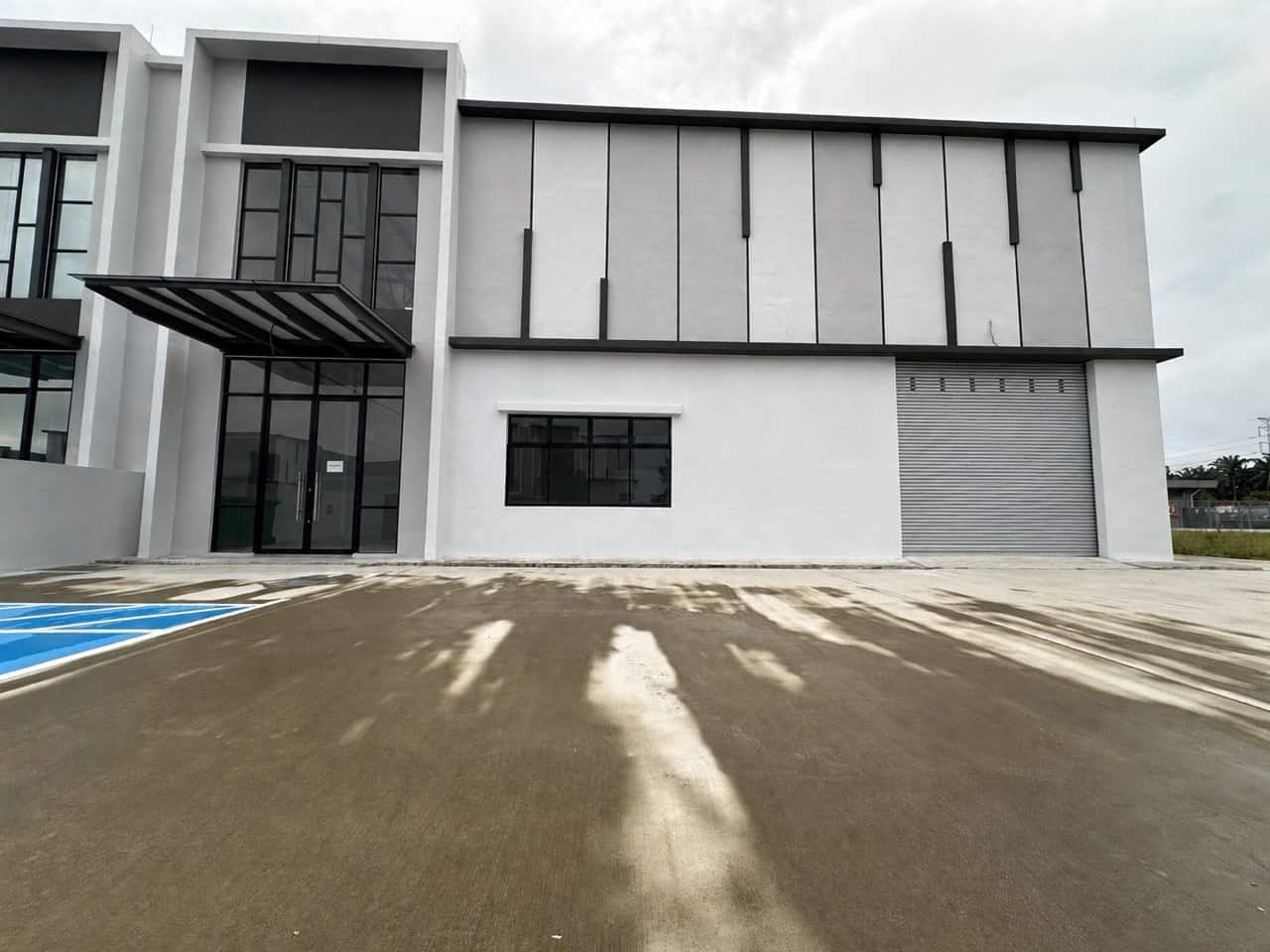 Corner 1 Storey Cluster Detached Factory Eco Business Park