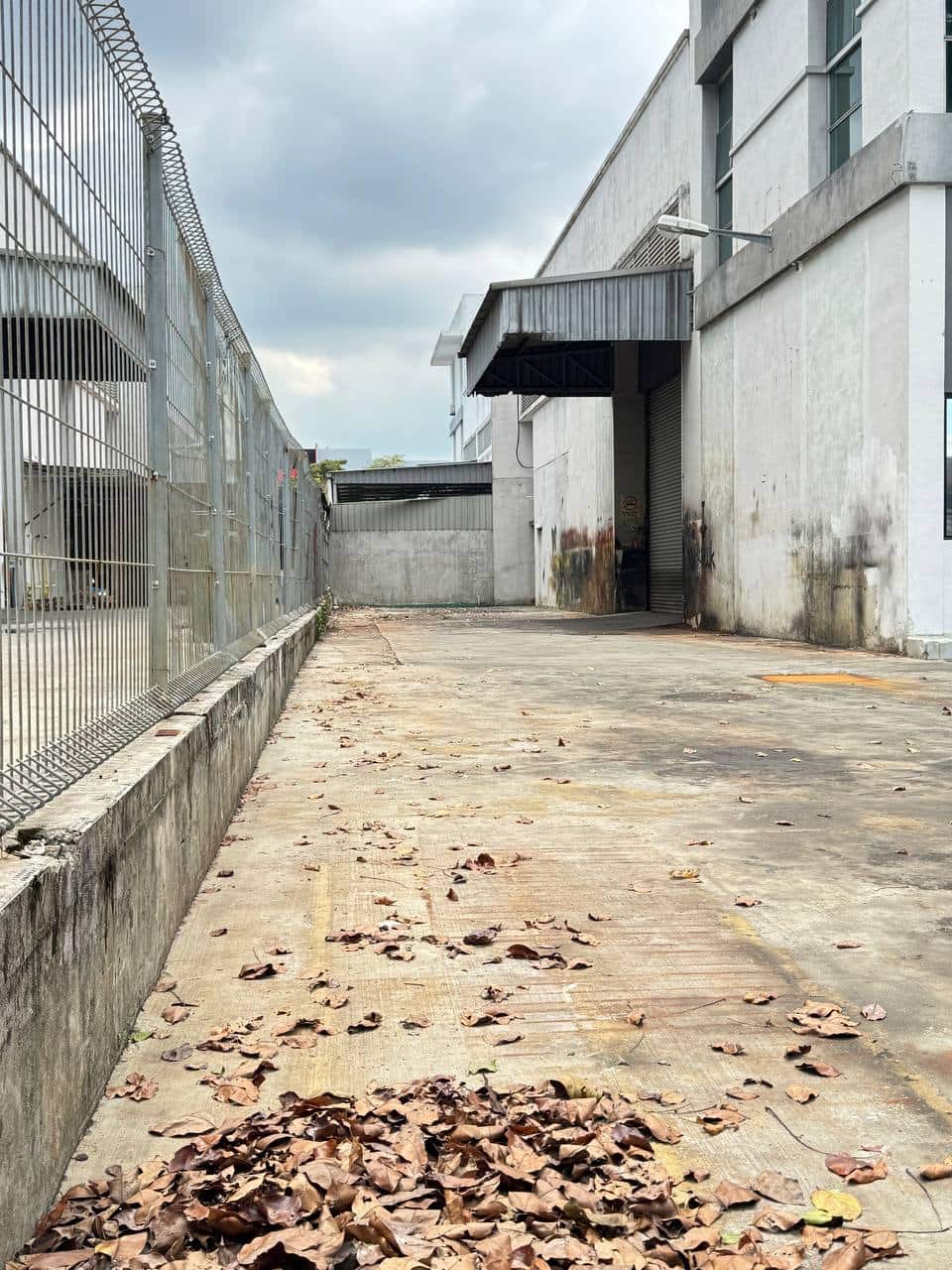 3 storey Cluster Factory Mount Austin 3