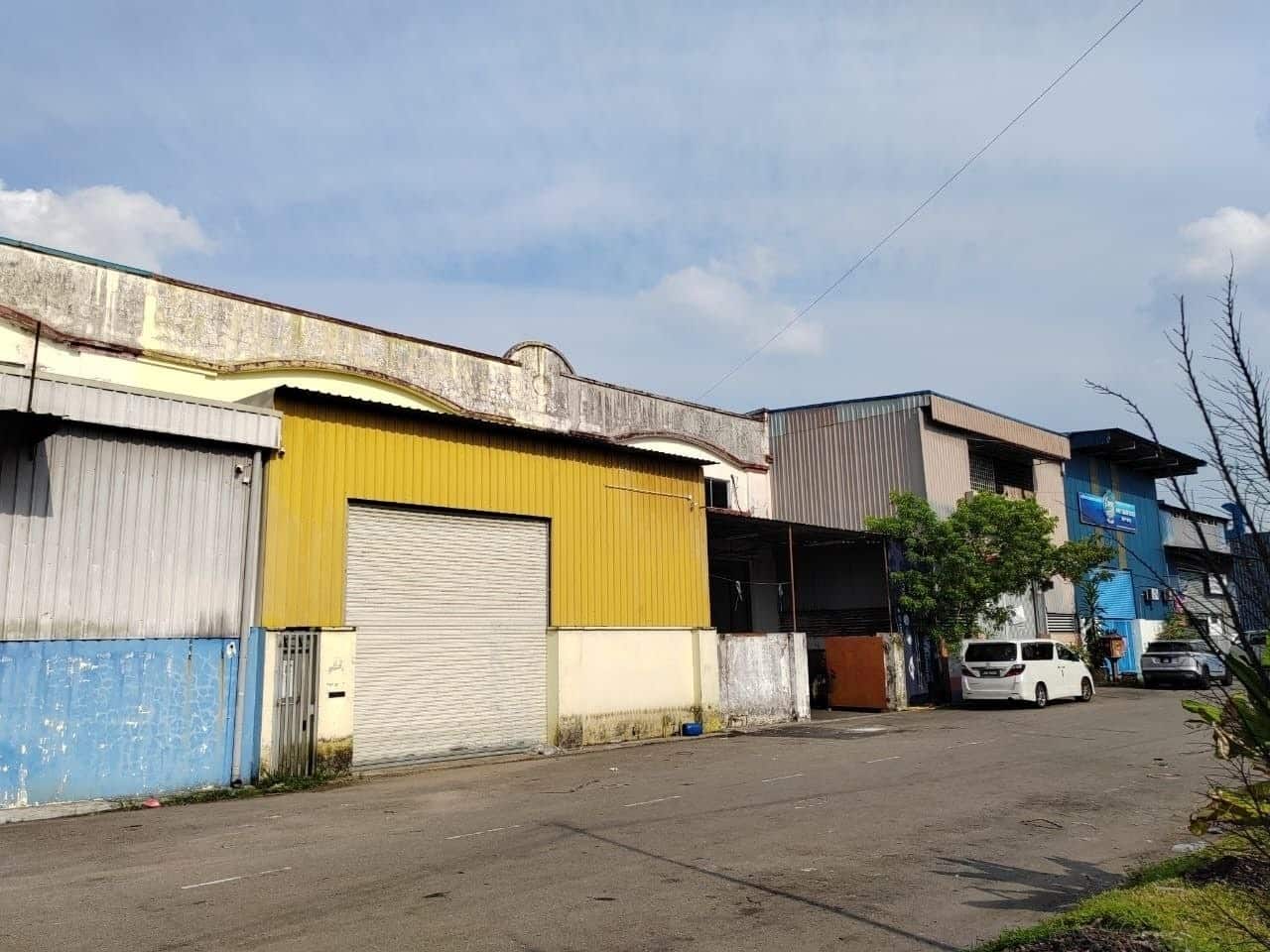 1.5 Storey Semi-D Factory Tan Sri Yaacob 2