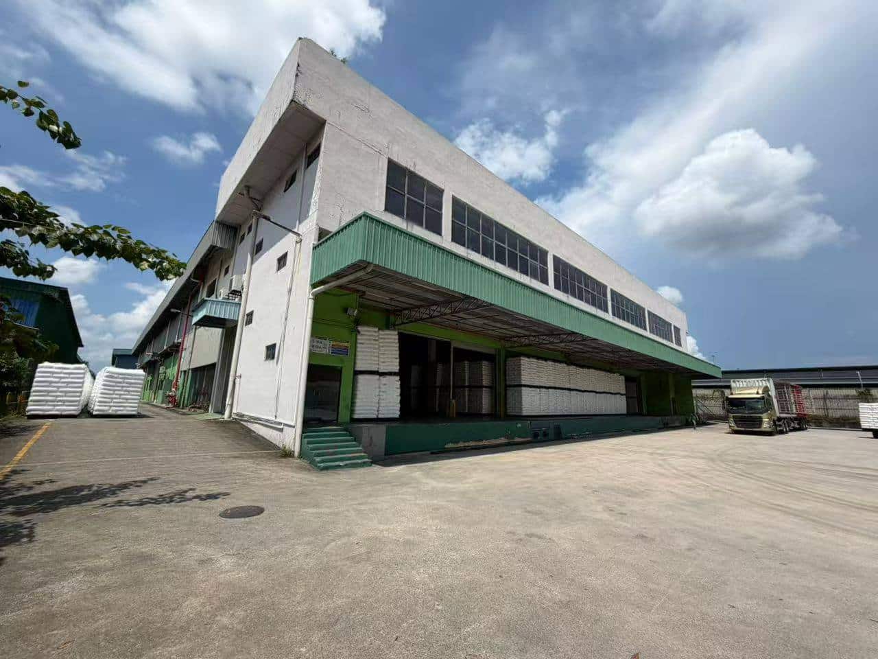 Detached Factory Jalan Keluli