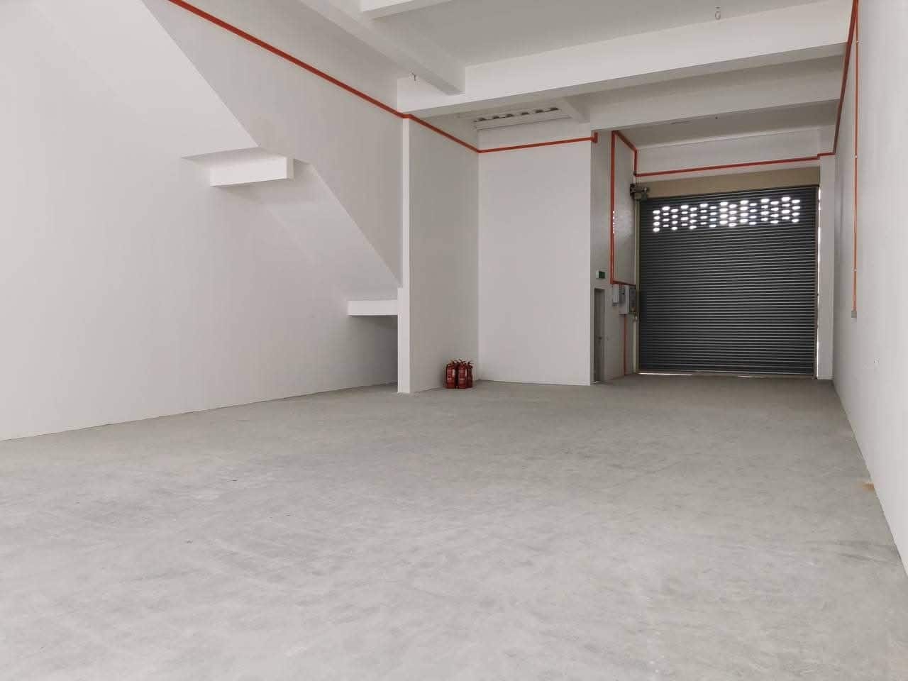 1.5 sty terrace factory Taman Mount Austin 6