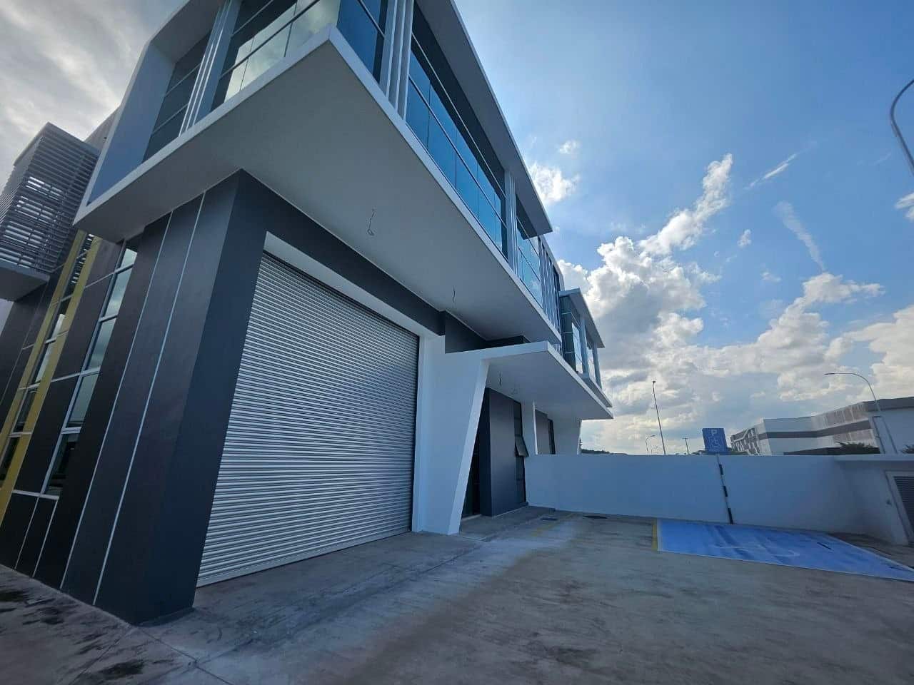 1.5 Storey Cluster Factory Desa Cemerlang 2