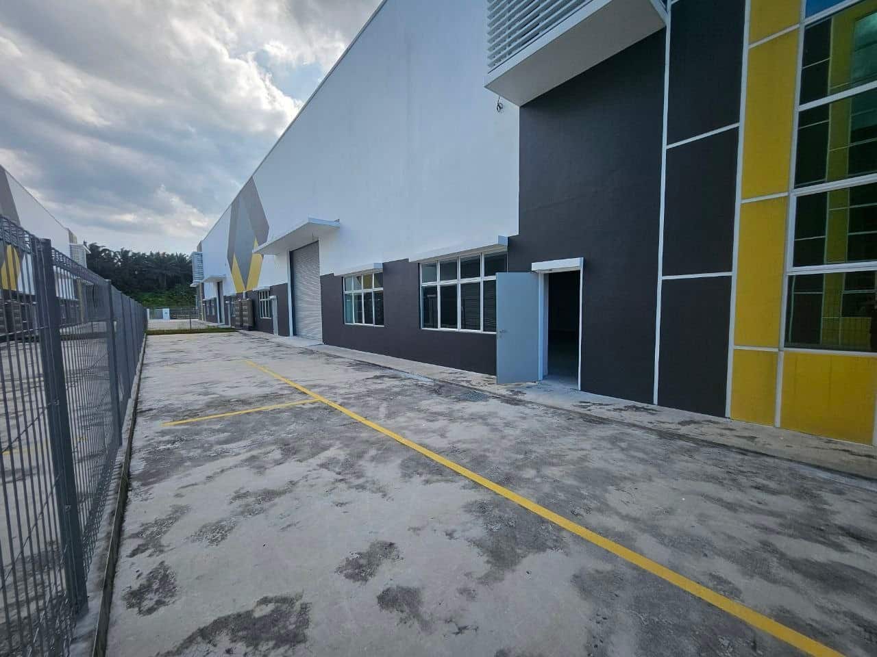 1.5 Storey Cluster Factory Desa Cemerlang 7