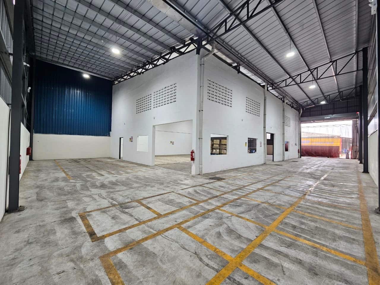 1.5 Storey Semi D Permas Jaya 2