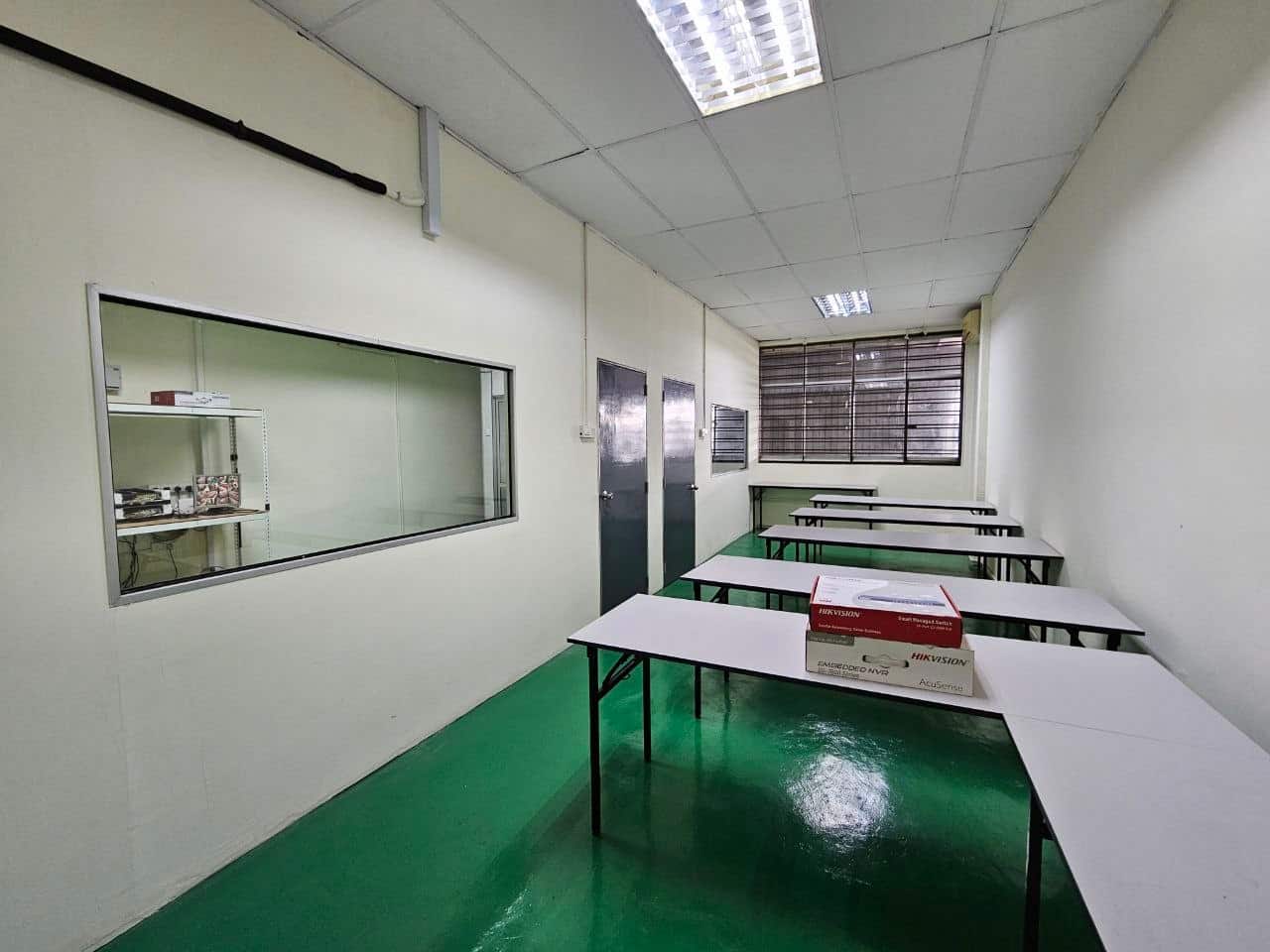 1.5 Storey Semi D Permas Jaya 9