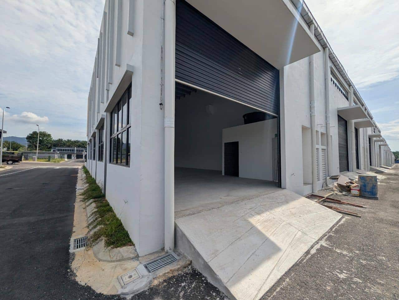 1.5 Storey Terrace Factory Corner Empire Park Kulai 2