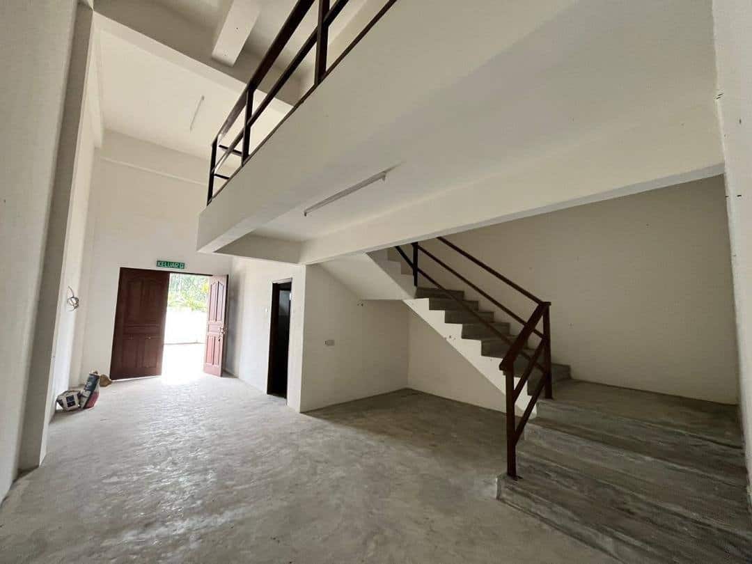 1.5 Storey Semi-D De Hoff Park 1