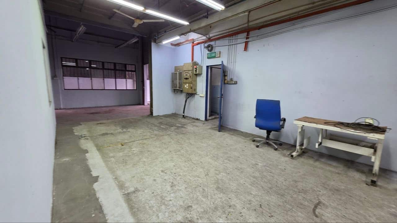 1.5 Storey Semi-D Factory Taman Sri Yaacob 5