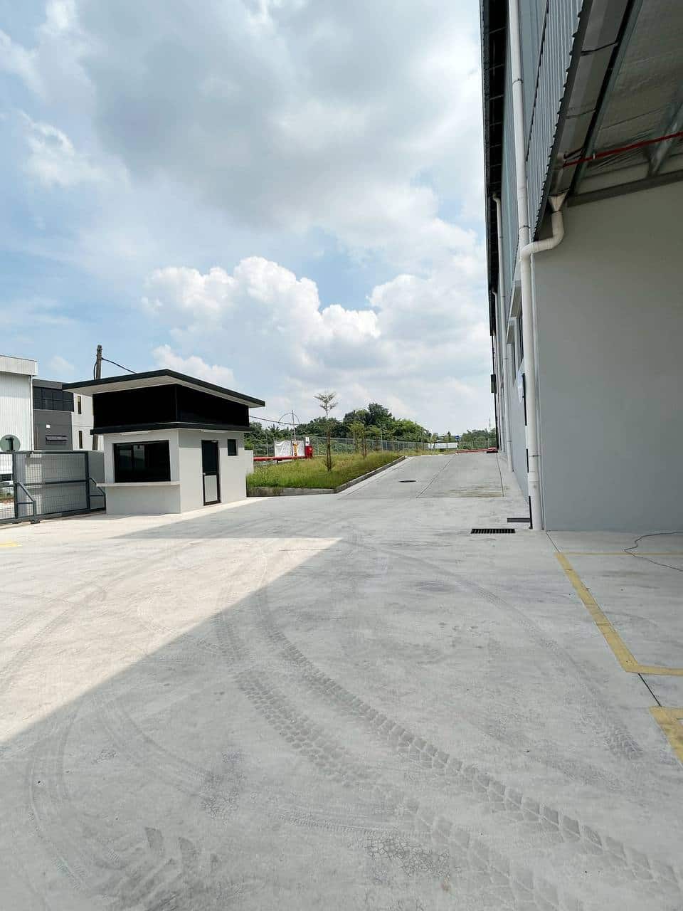 Single-storey Detached Factory with 2 Mezzanine Office Floors Impian Emas 4