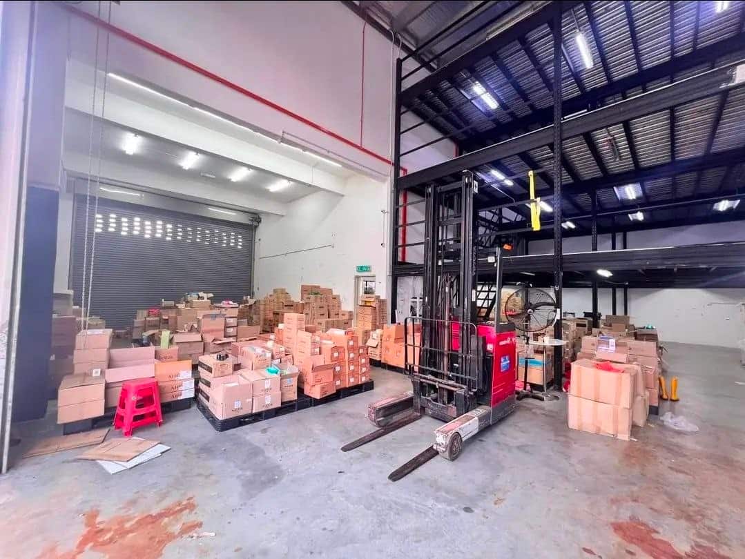 1.5-Storey Terrace Factory Taman Mount Austin 3