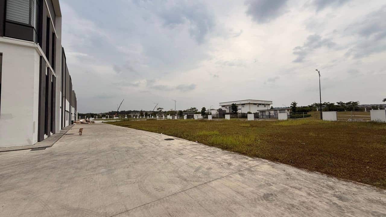 Industrial Factory Ekoperniagaan 8 7