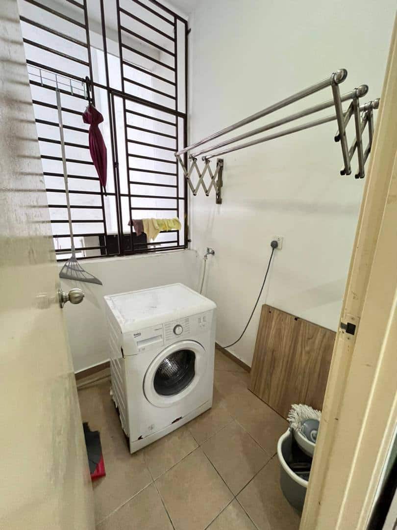 Condominium Kempas Lama 10