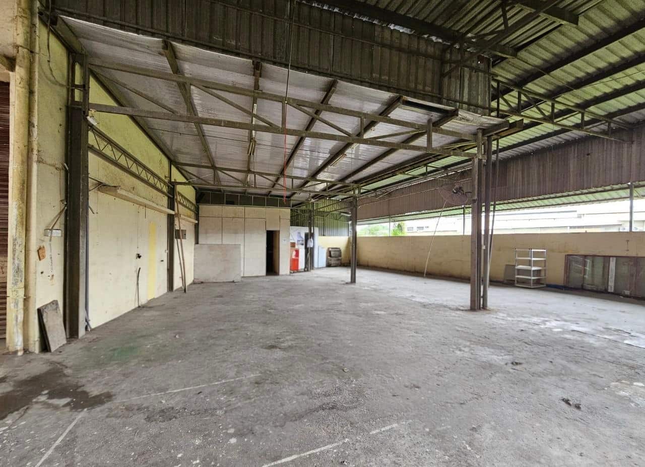 1.5 Storey Semi-D Factory Desa Cemerlang 6