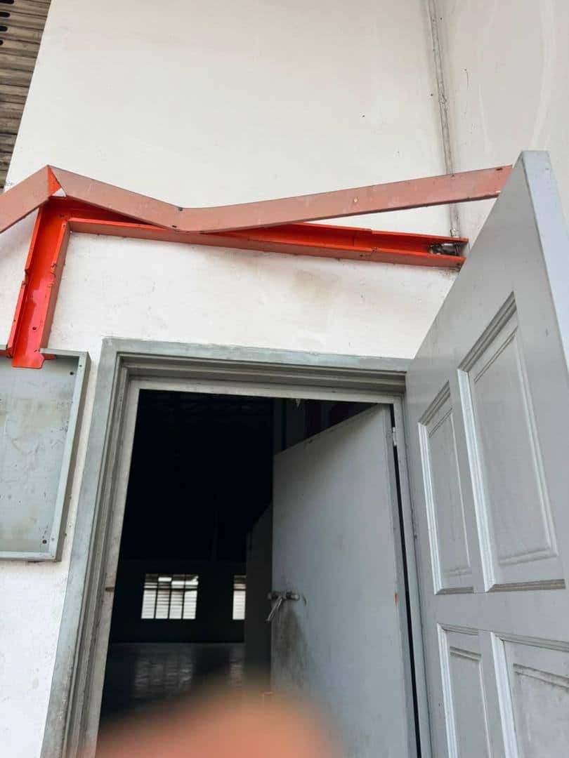 1.5-Storey Semi-D Factory Kempas Utama 4