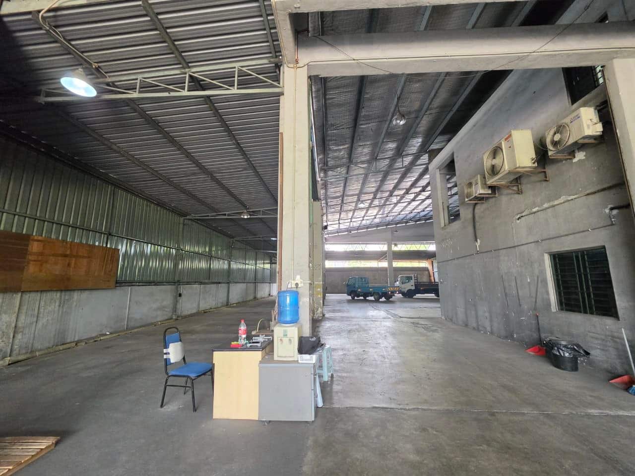 1.5 Storey Semi-D Factory Impian Emas 5