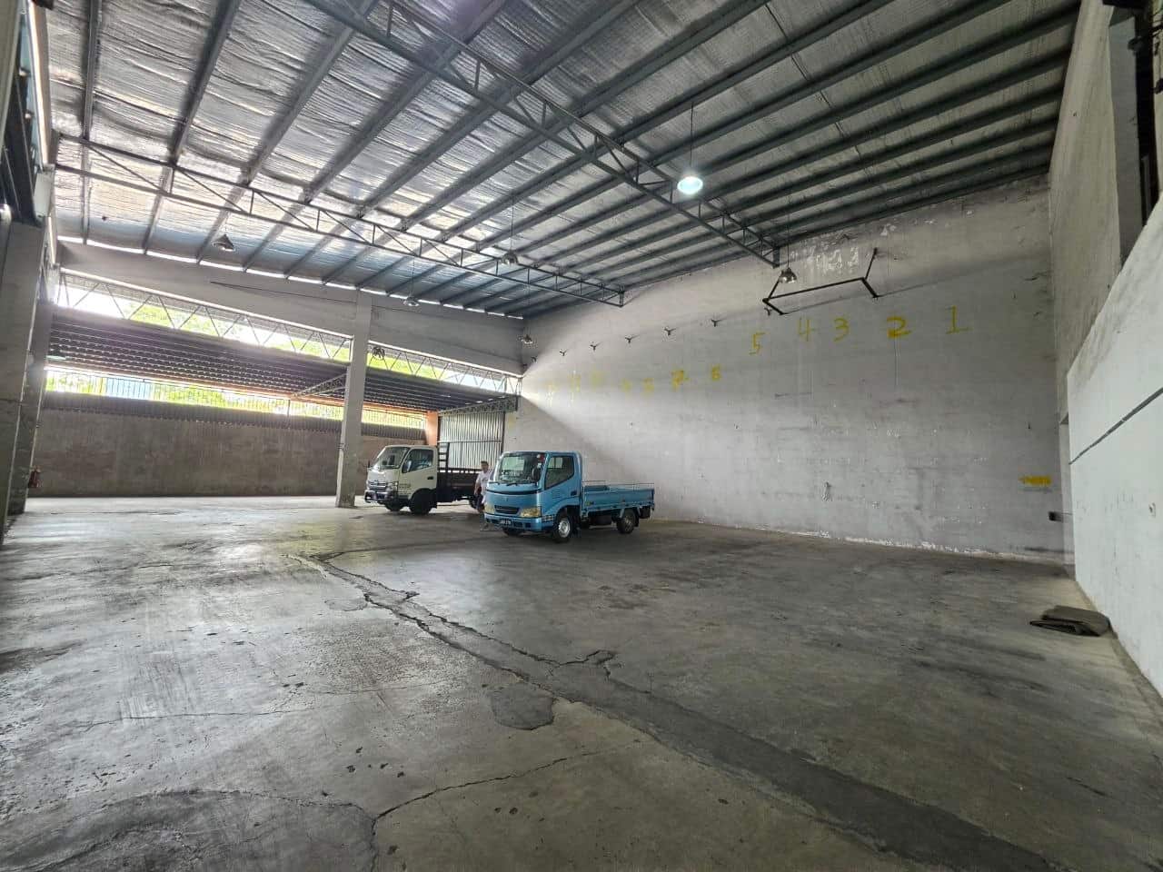 1.5 Storey Semi-D Factory Impian Emas 2