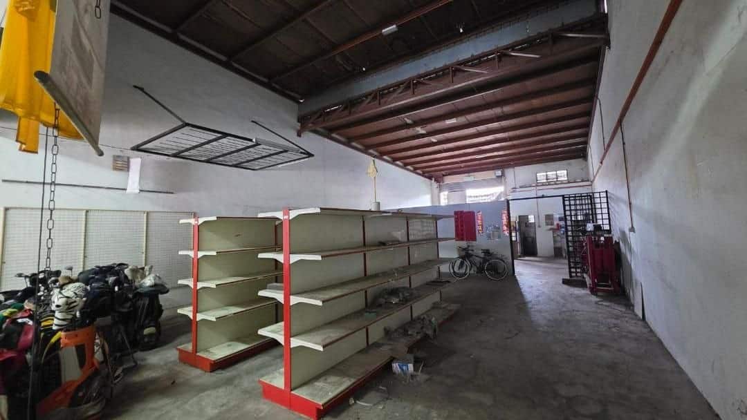 1.5 Storey Terrace Factory Seelong 2