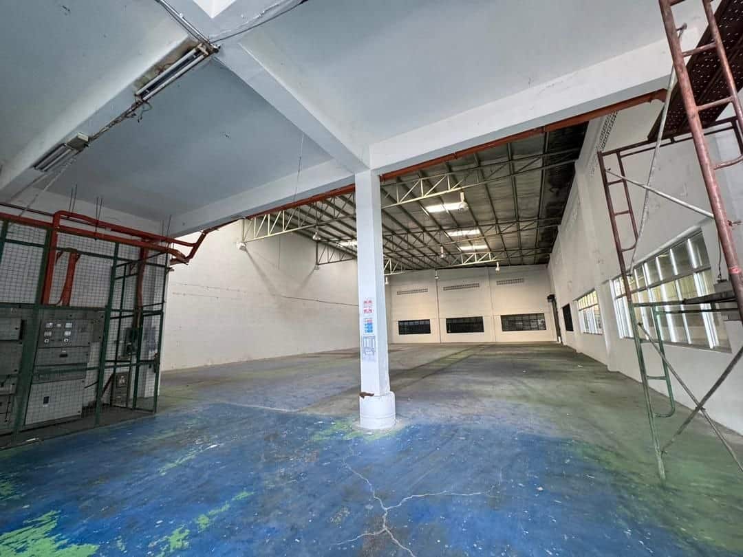For Rent

郊外岭 Desa Jaya 半独立工厂 

📍Desa Jaya, Jalan … 6