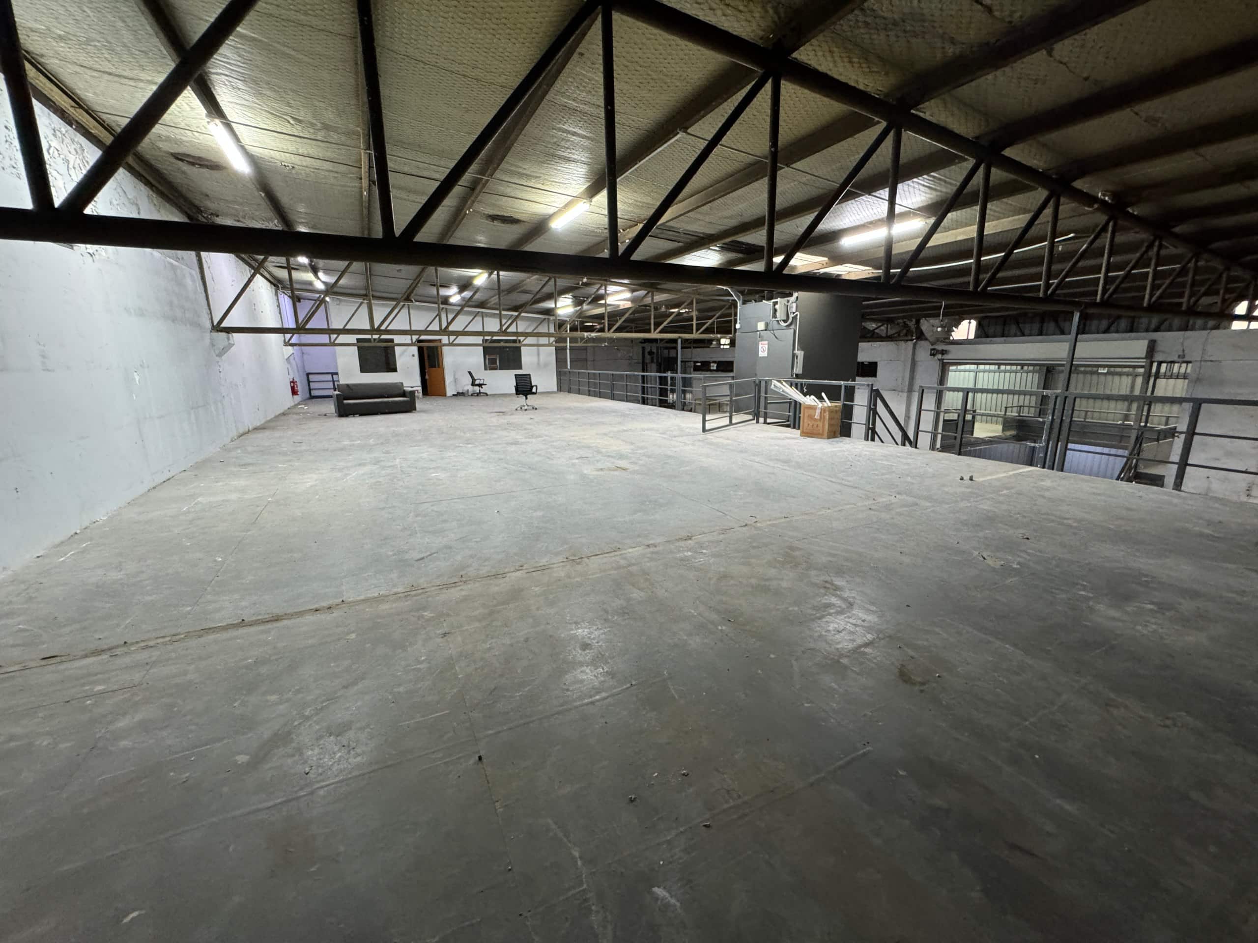 For Rent 🏭
Semi-Detached Factory 
Desa Cemerlang –… 6