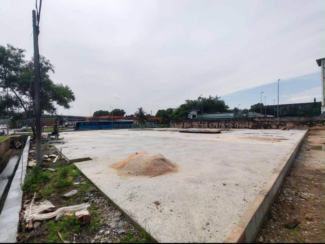 For Rent

Location Tampoi
Beside main road 
Commer… 7