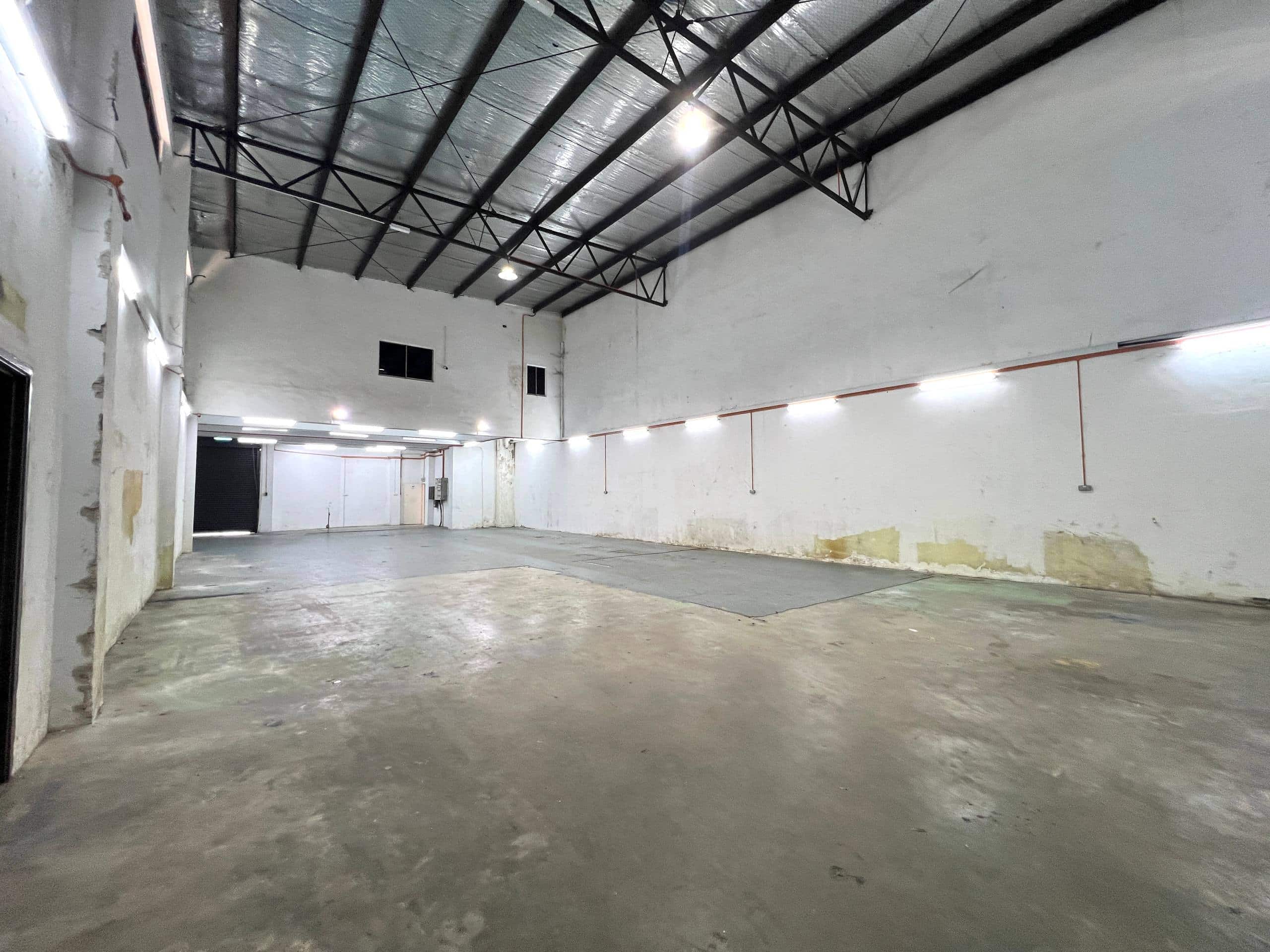 1.5 Storey Semi-D Factory Bandar Seri Alam 8