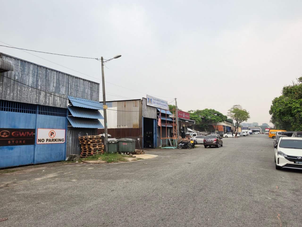 1.5 Storey Link Factory Taman Mount Austin 2