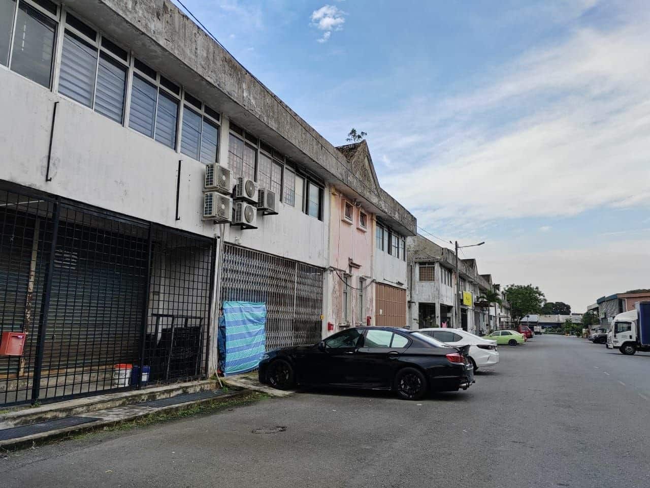 1.5 Storey Terrace Factory Taman Universiti (Jalan Perdagangan) 2