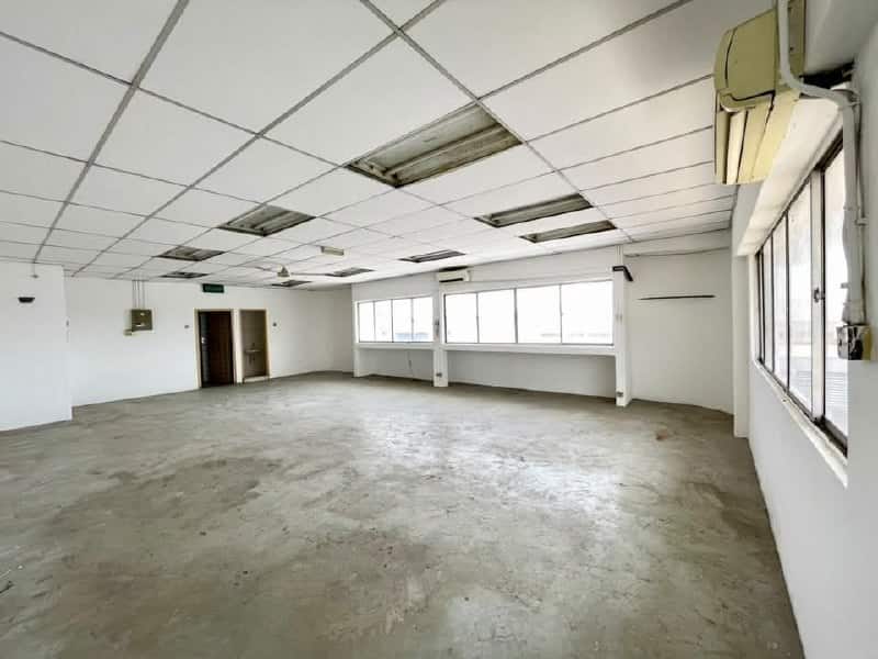1.5-Storey Semi-D Factory Desa Cemerlang 1