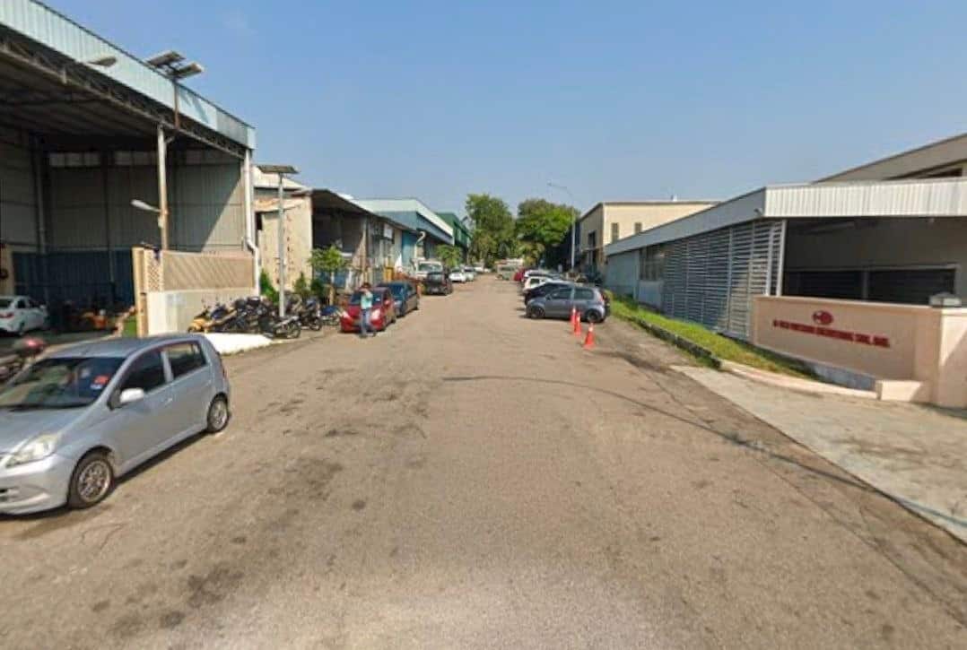 1.5-Storey Semi-D Factory Desa Cemerlang 4