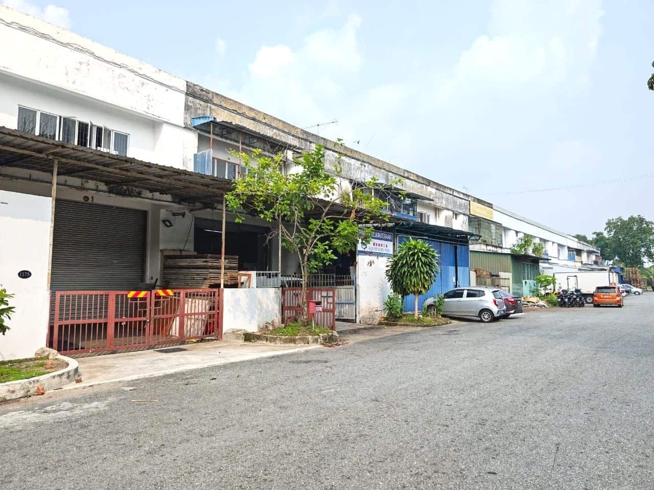 1.5-Storey Terrace Factory Corner Lot Taman Sri Putri 3