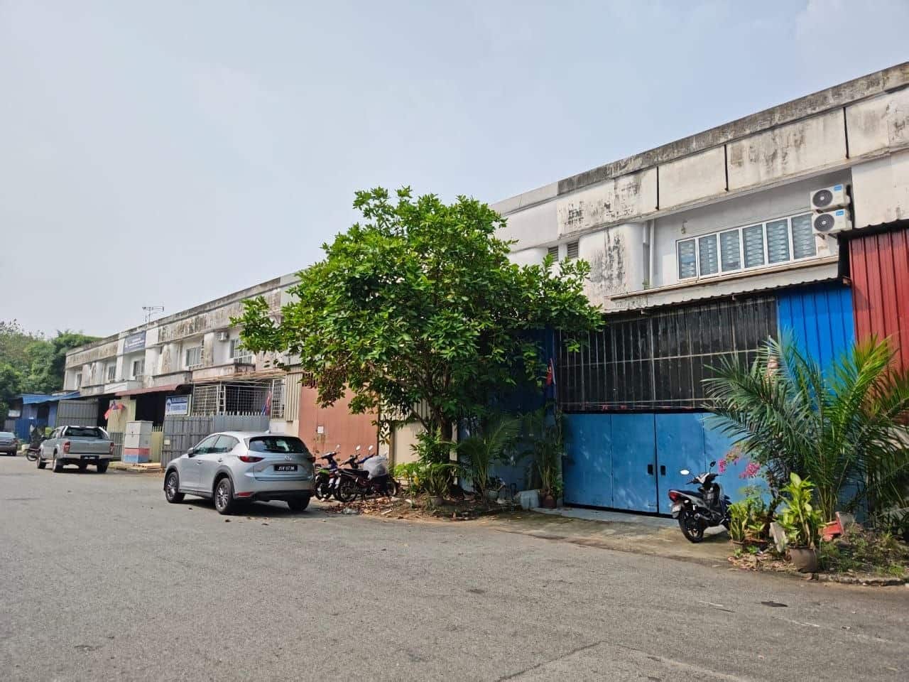 1.5-Storey Terrace Factory Corner Lot Taman Sri Putri 4