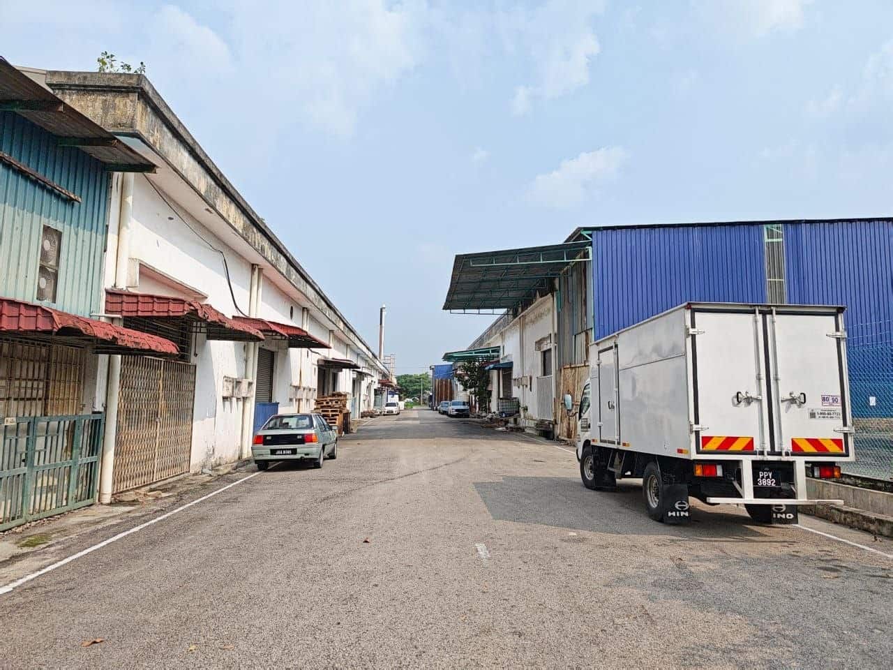 1.5-Storey Terrace Factory Corner Lot Taman Sri Putri 6