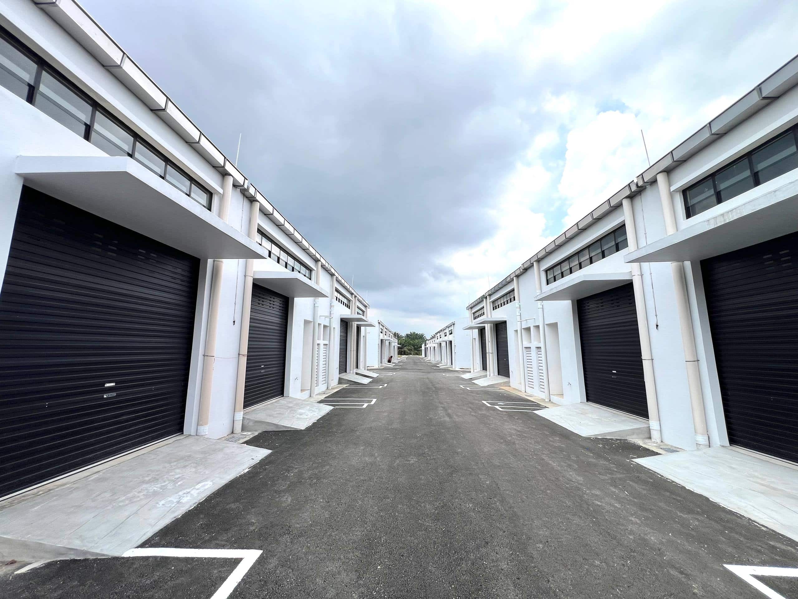 1.5 Storey Semi-D Factory Bandar Seri Alam 7