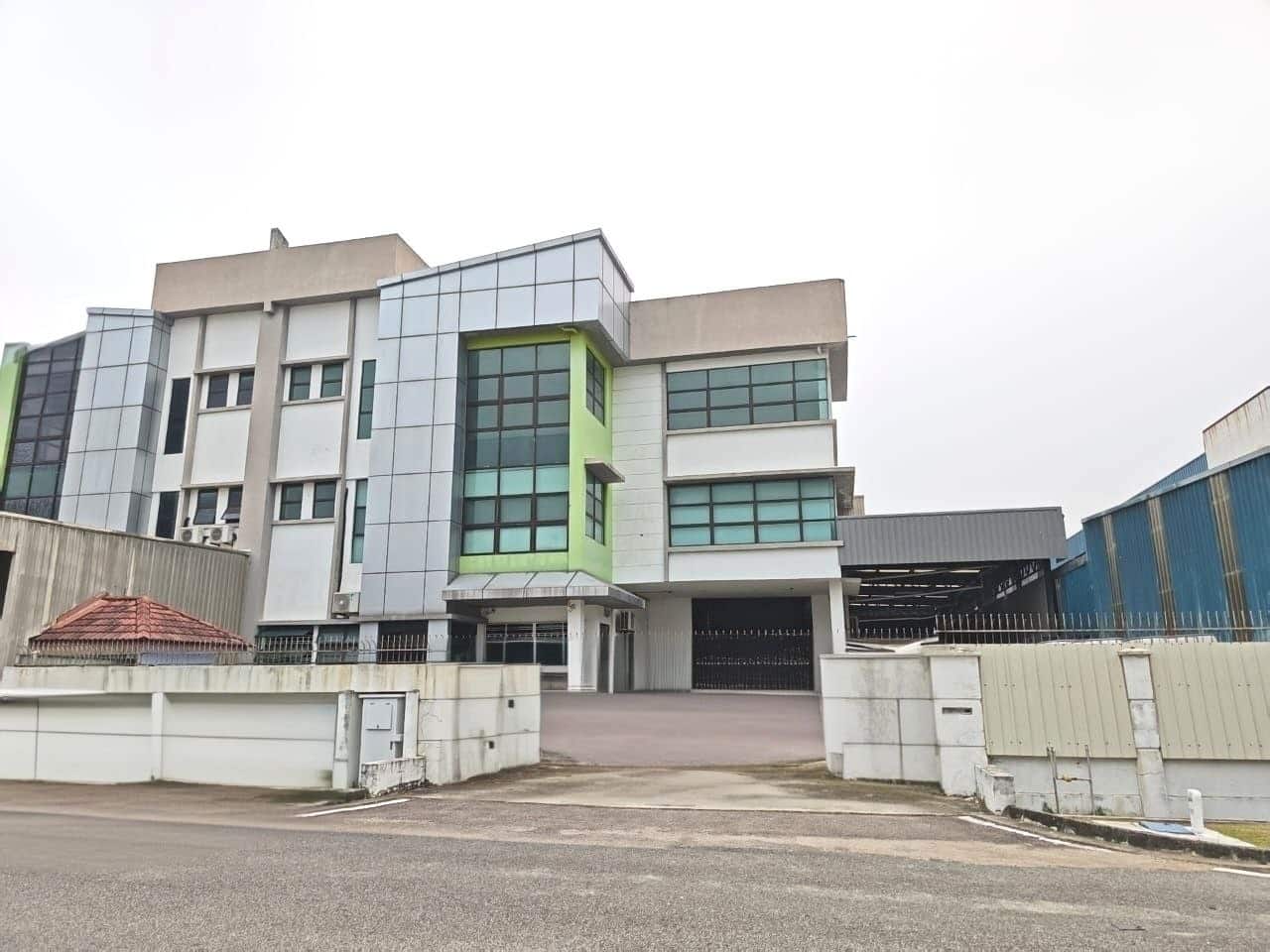3-Storey Semi-D Factory Desa Cemerlang 1