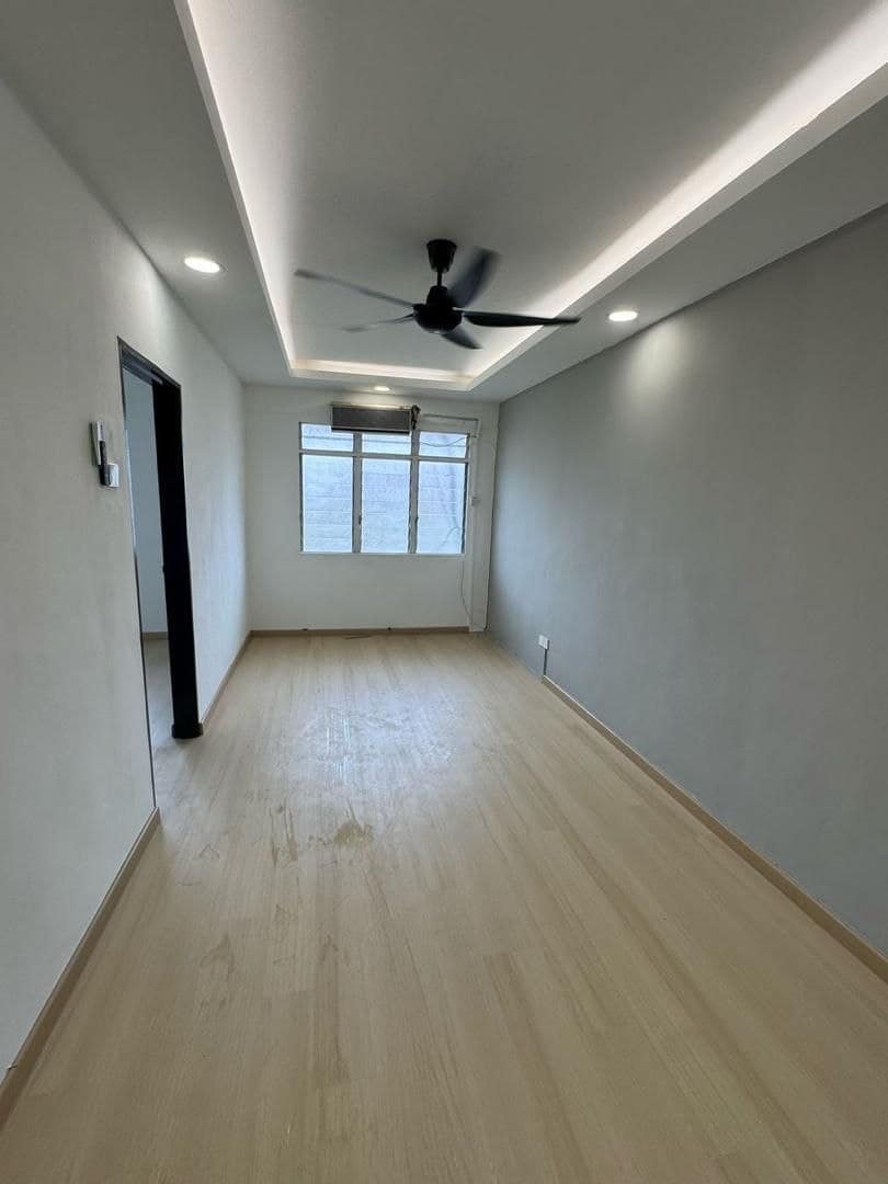 Low Medium Cost Flat Taman Pulai Utama – photo 1