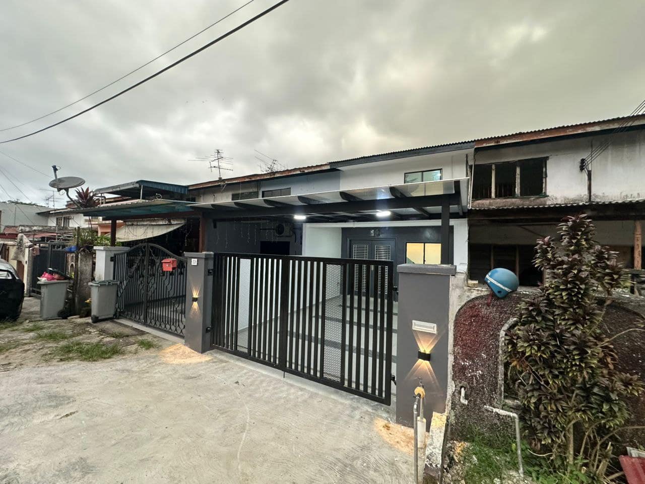 Double Storey Low Cost Johor Jaya Plentong – photo 1