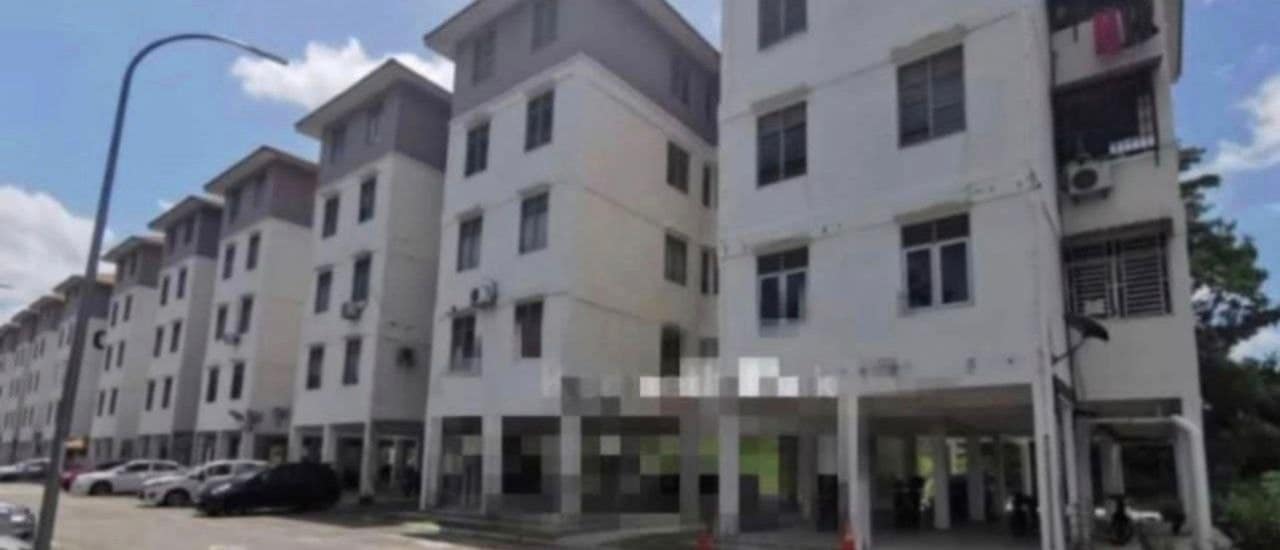 Low Medium Cost Flat Level 4 Taman Perling – photo 1