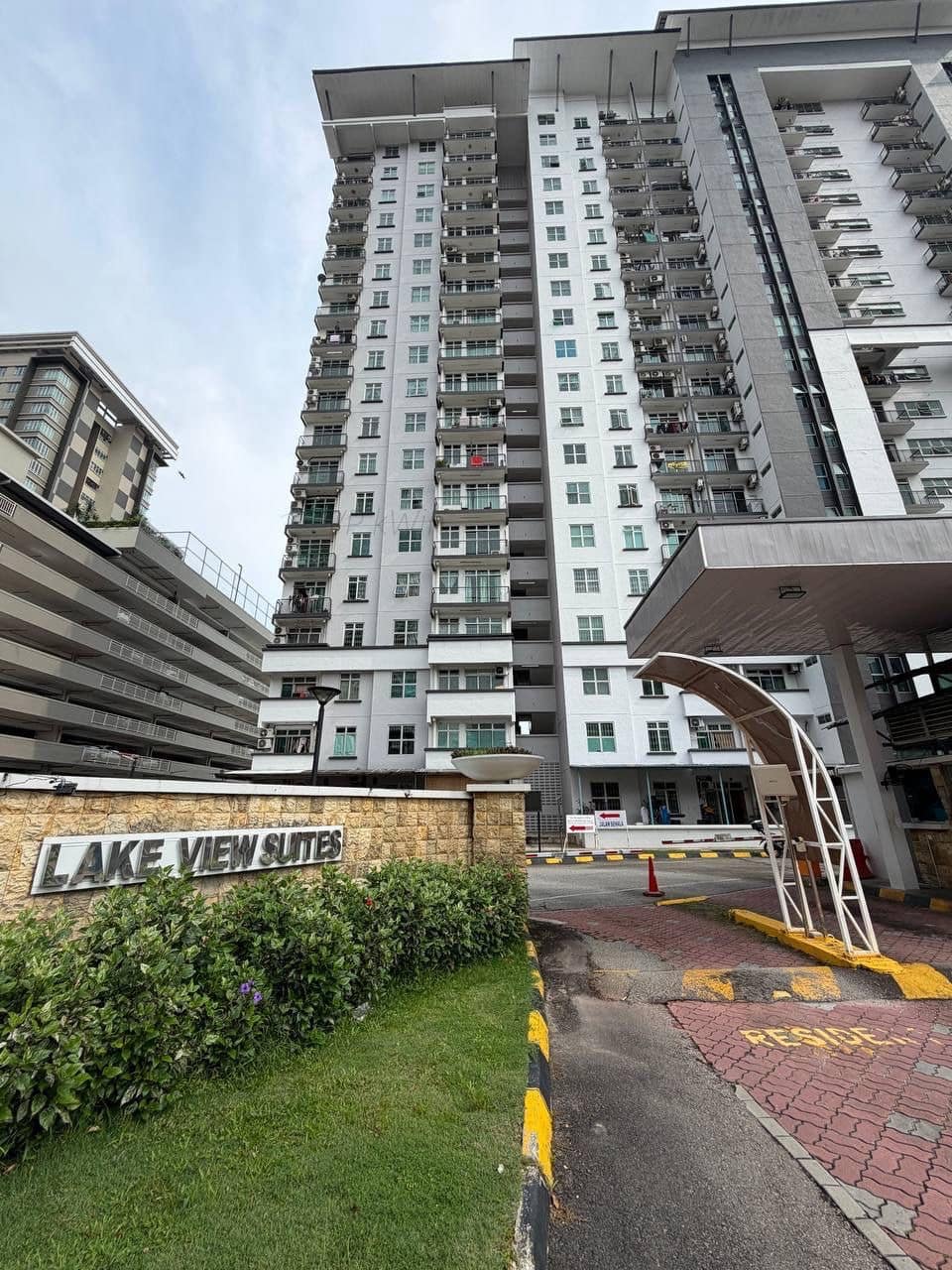 Lake View Suite Taman Austin Perdana – photo 1