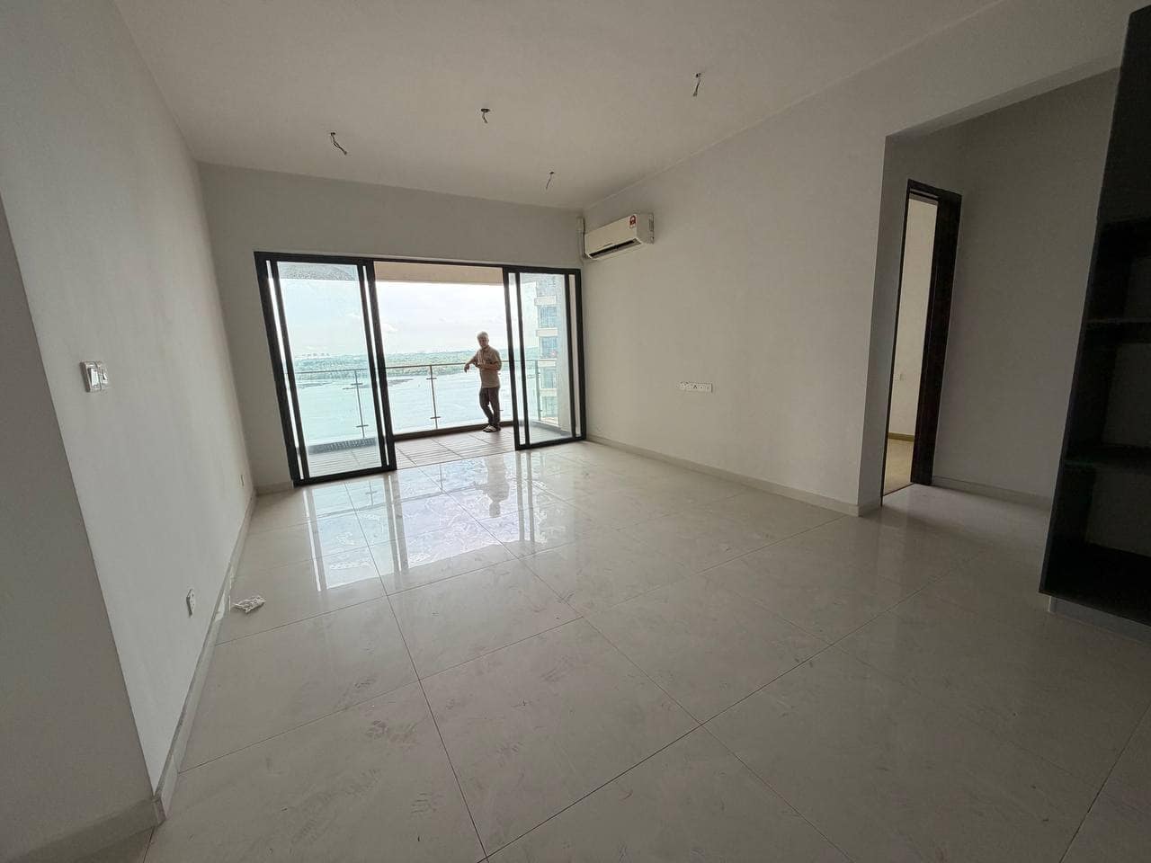 Condominium Danga Bay – photo 1