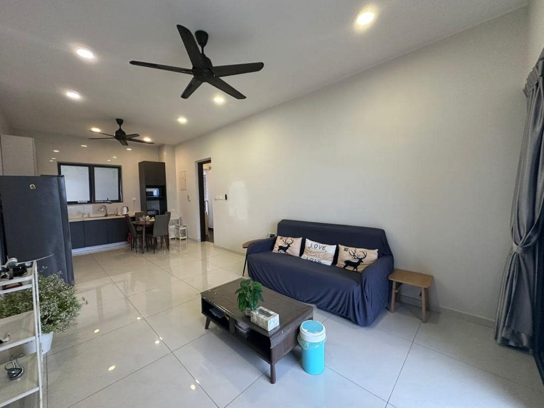 Condo Royal Strand @ Country Garden Danga Bay – photo 1