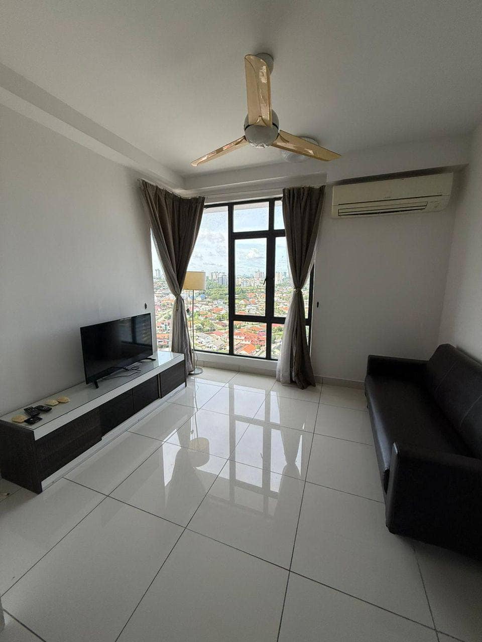 Condo One Tebrau – photo 1