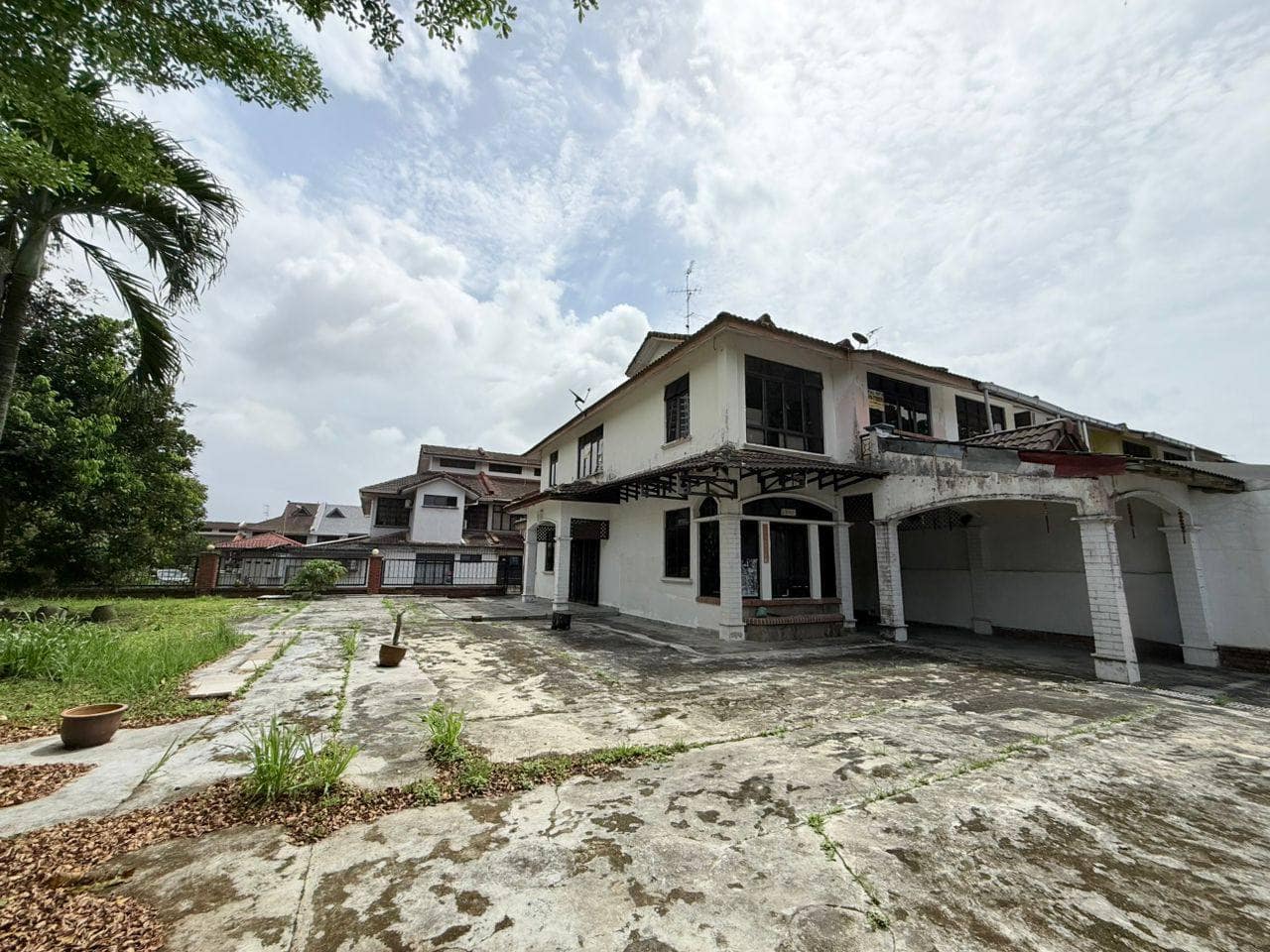 Double Storey Corner Lot Jalan Sutera Kuning Taman Sutera Perling – photo 1
