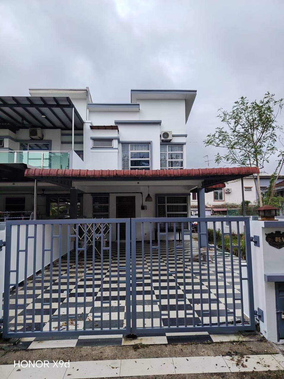 Double Storey End Lot Terrace Taman Bukit Indah – photo 1