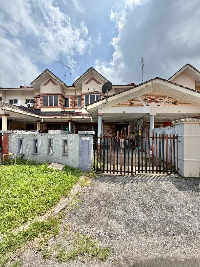 Double Storey Terrace Jln Teratai, Indahpura – photo 1