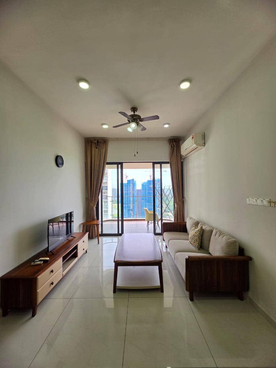 Serviced Apartment Royal Strand @ Country Garden Danga Bay – photo 1